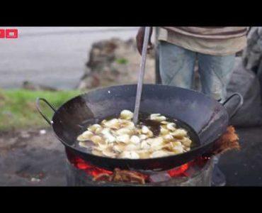 Making Kachiri crisps in Mombasa