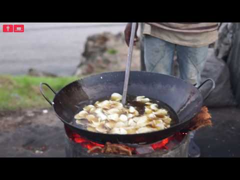 Making Kachiri crisps in Mombasa